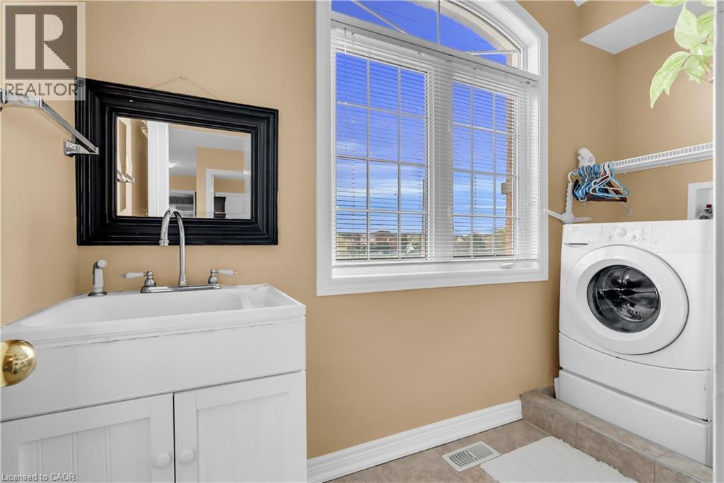 786 Fourth Line, Milton, ON - Indoor Photo Showing Laundry Room
