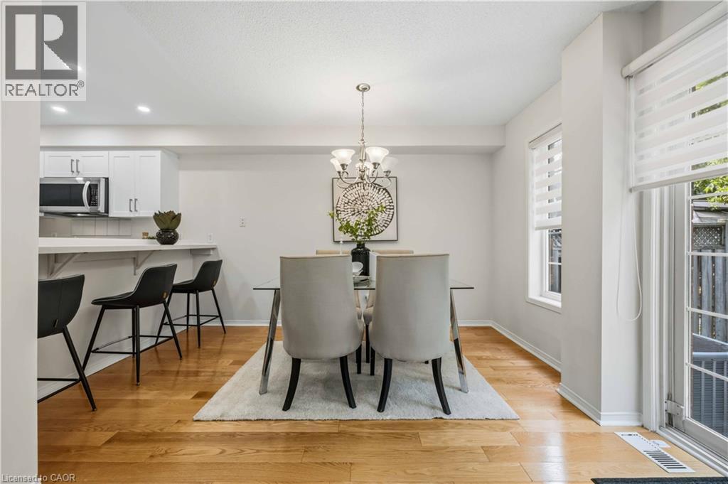 137 Stokely Crescent, Whitby, ON - Indoor Photo Showing Dining Room