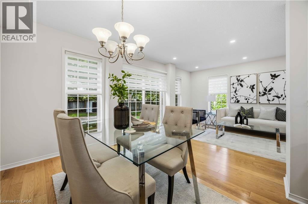 137 Stokely Crescent, Whitby, ON - Indoor Photo Showing Dining Room