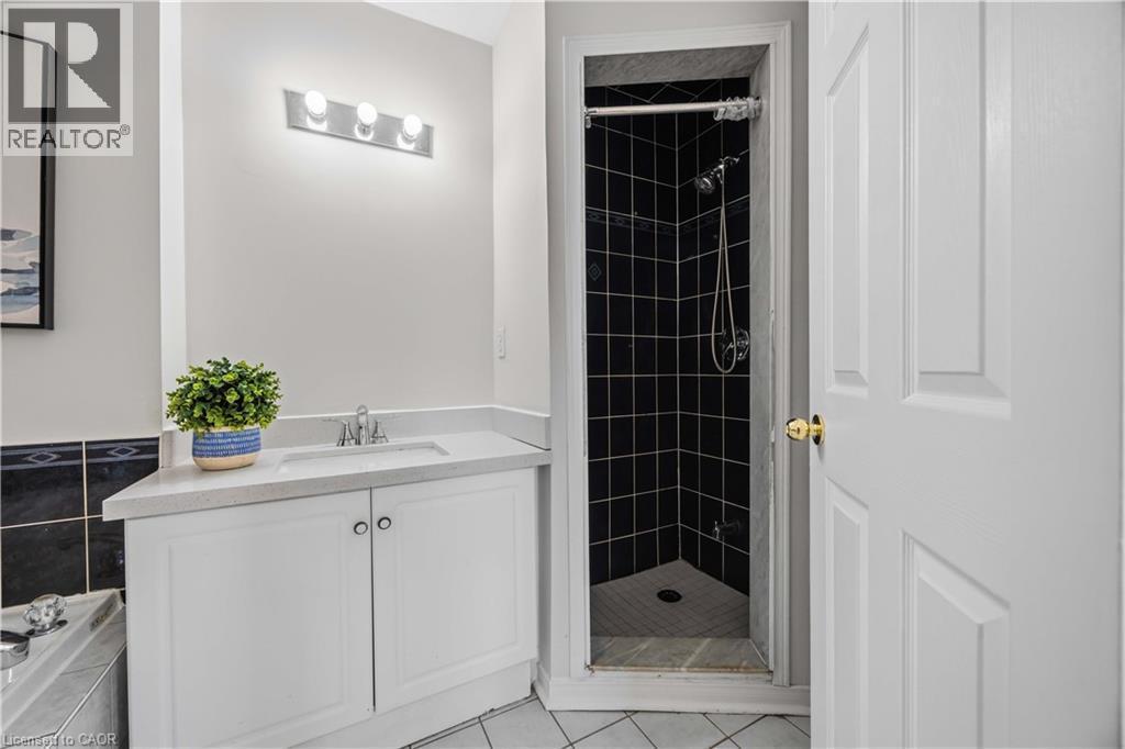 137 Stokely Crescent, Whitby, ON - Indoor Photo Showing Bathroom