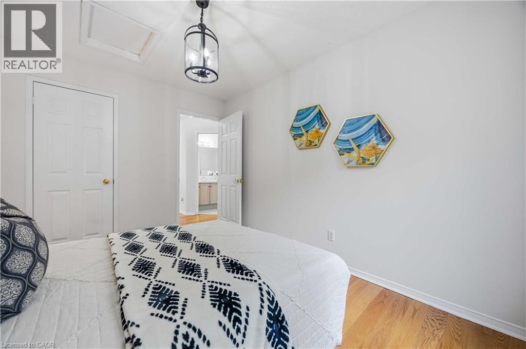 137 Stokely Crescent, Whitby, ON - Indoor Photo Showing Bedroom
