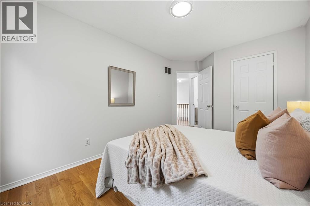 137 Stokely Crescent, Whitby, ON - Indoor Photo Showing Bedroom