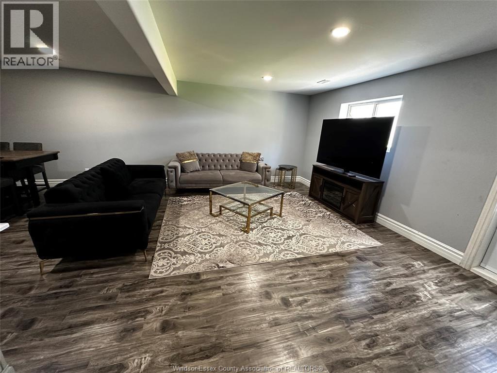 6255 Disputed Unit# Lower, Lasalle, ON - Indoor Photo Showing Living Room