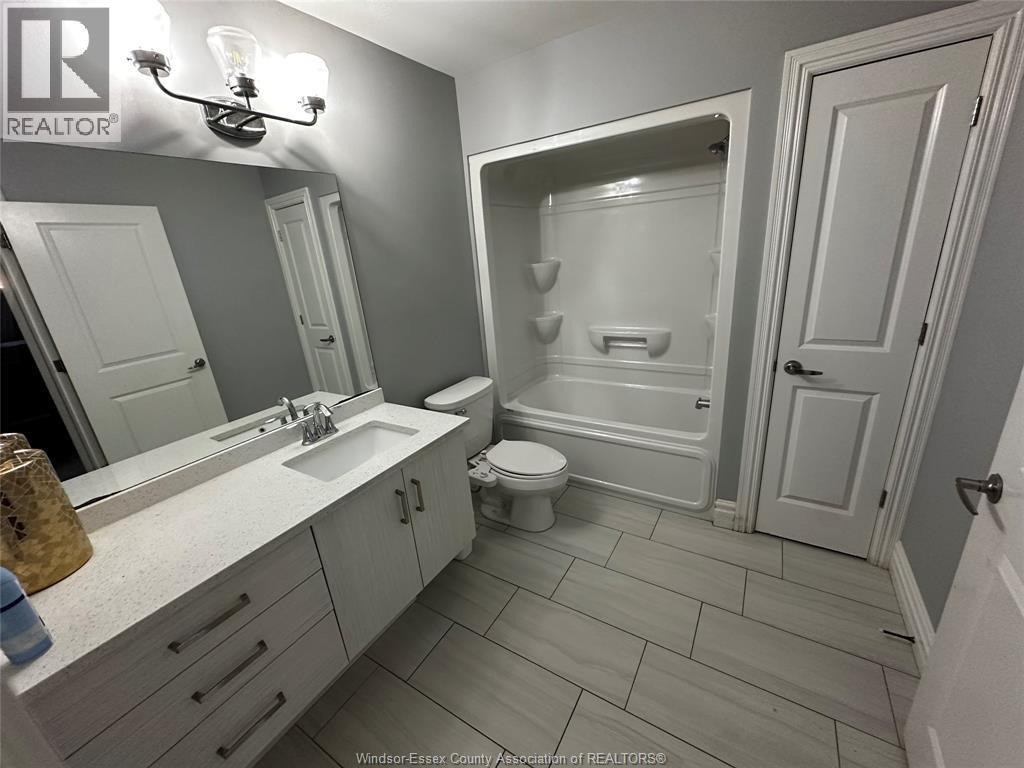 6255 Disputed Unit# Lower, Lasalle, ON - Indoor Photo Showing Bathroom