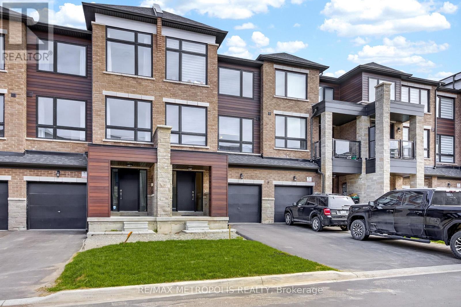 132 Blue Forest Crescent, Barrie, ON - Outdoor With Facade