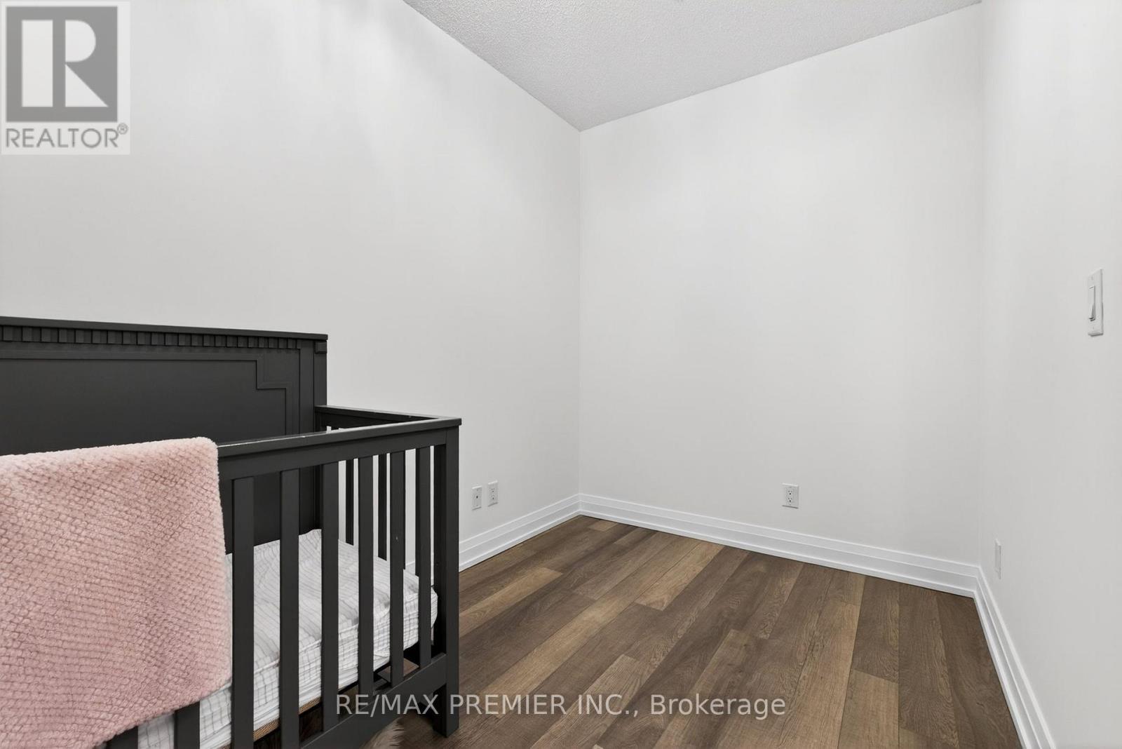 608 - 7167 Yonge Street, Markham, ON - Indoor Photo Showing Bedroom