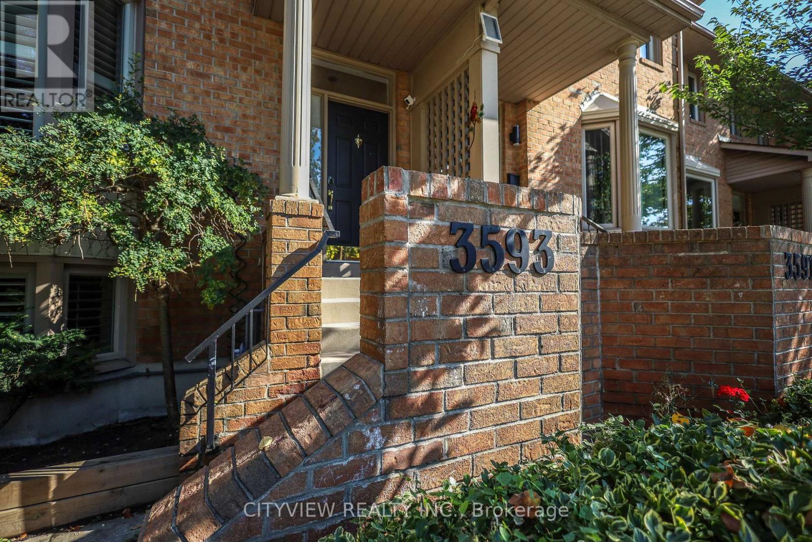 3593 Kariya Drive, Mississauga, ON - Outdoor