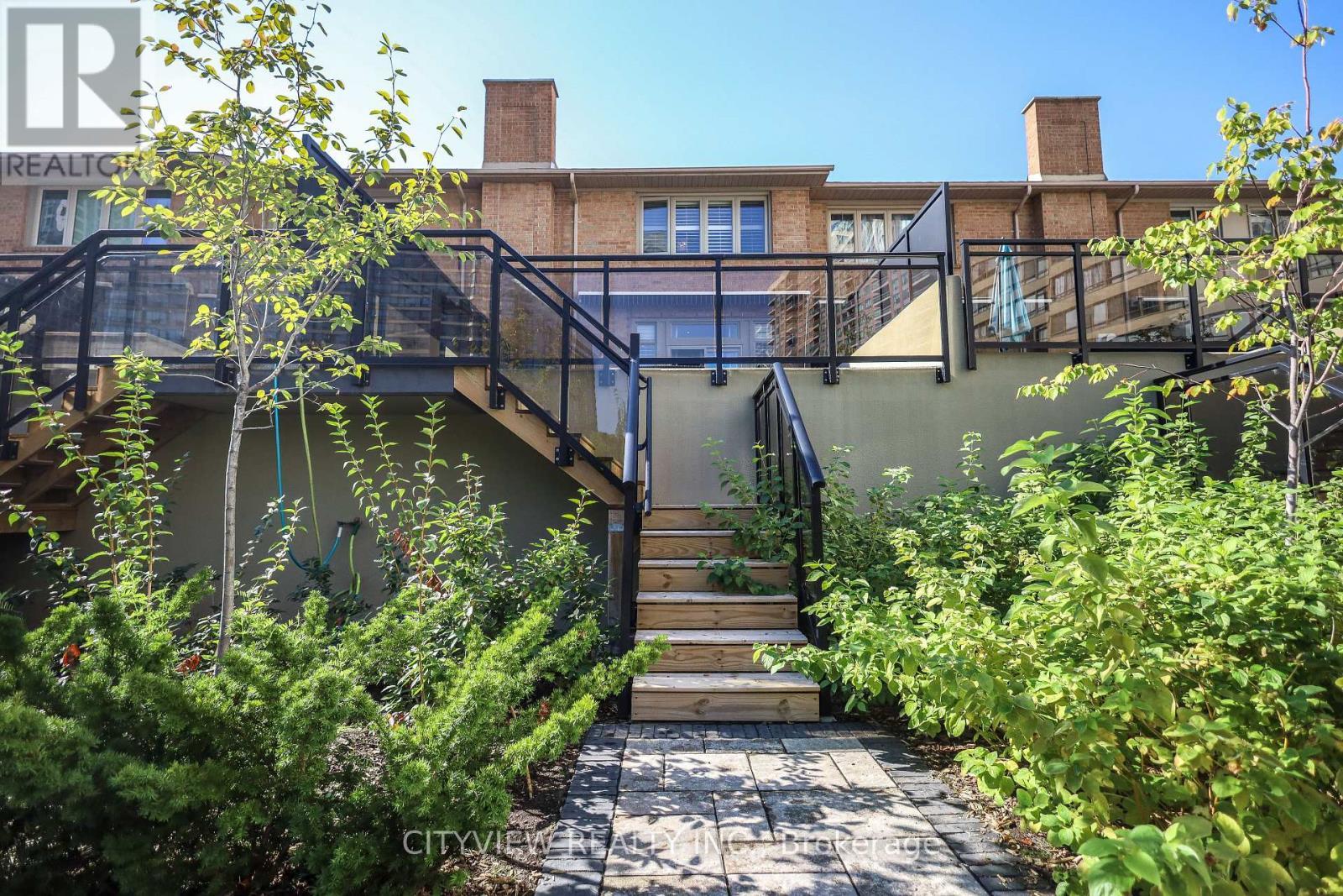 3593 Kariya Drive, Mississauga, ON - Outdoor