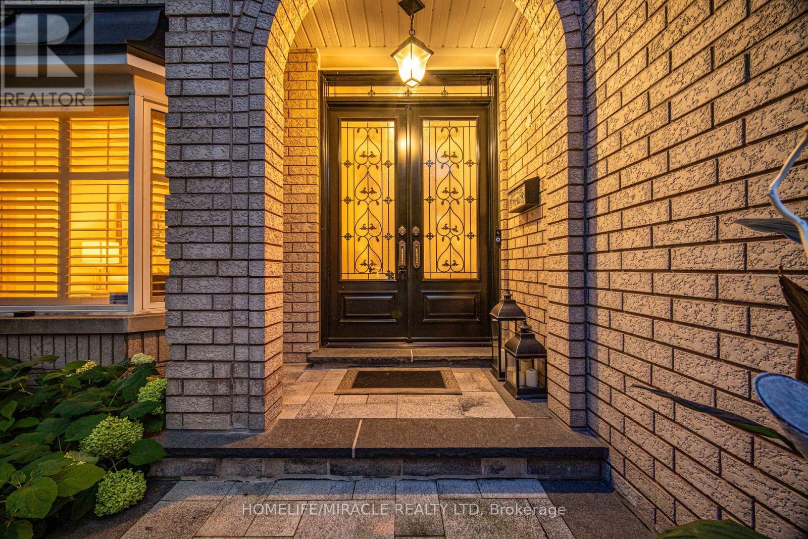 2152 Manor Hill Drive, Mississauga, ON - Outdoor