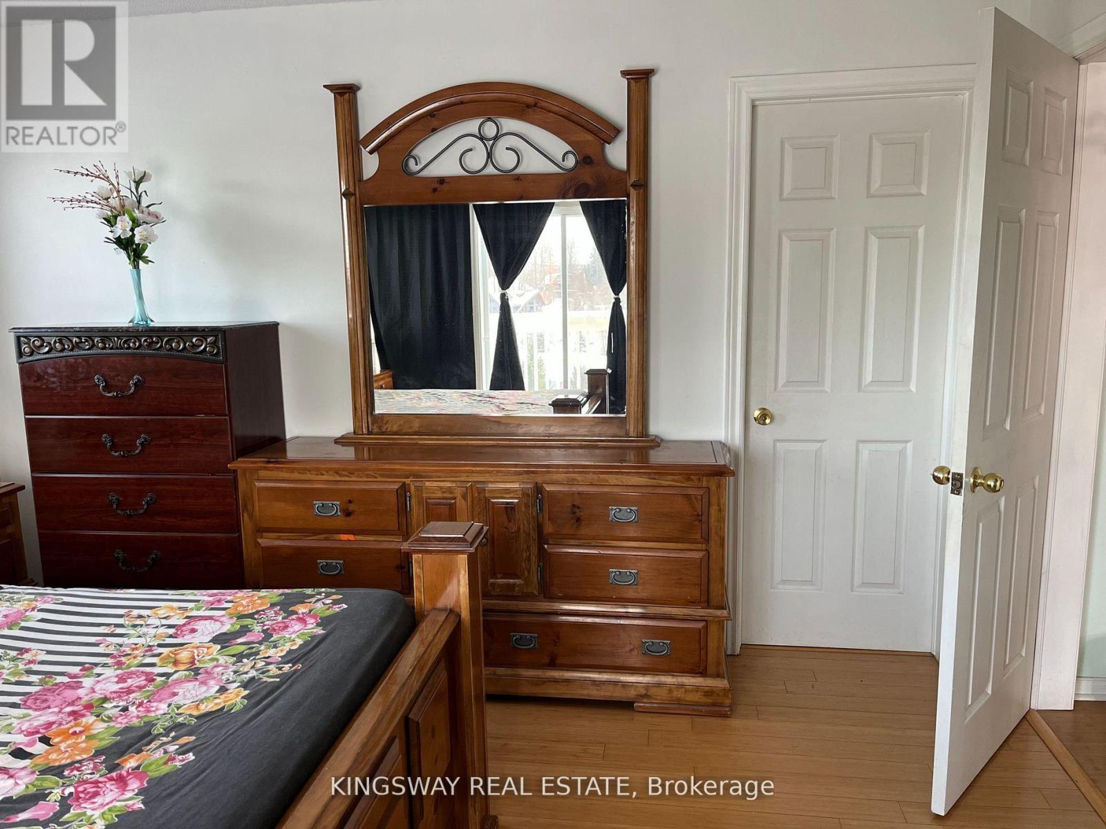 30 Mountainview Road, Mulmur, ON - Indoor Photo Showing Bedroom