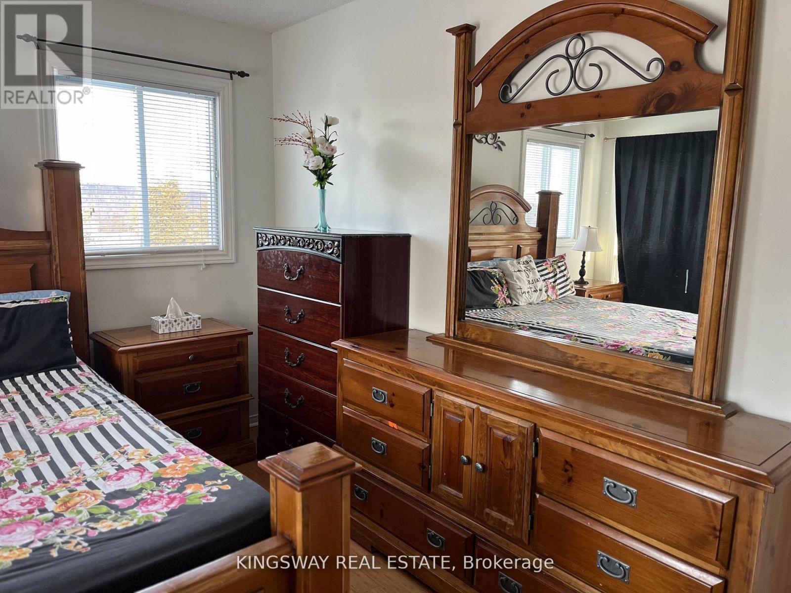 30 Mountainview Road, Mulmur, ON - Indoor Photo Showing Bedroom