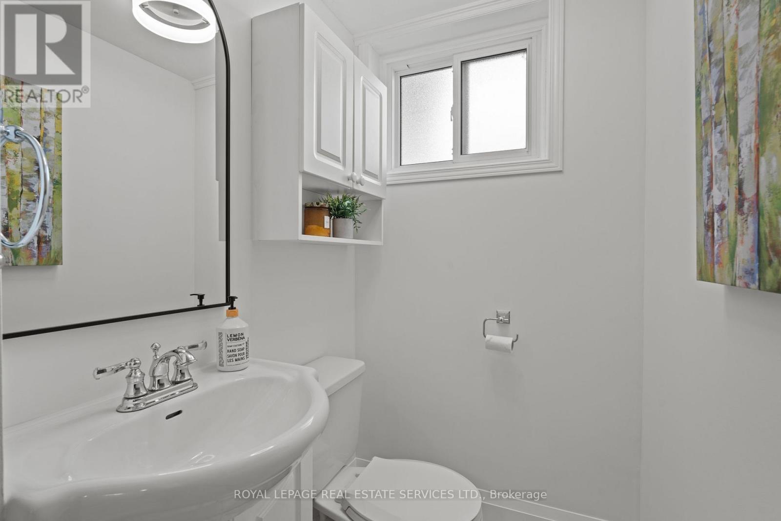 1348 Janina Boulevard, Burlington, ON - Indoor Photo Showing Bathroom