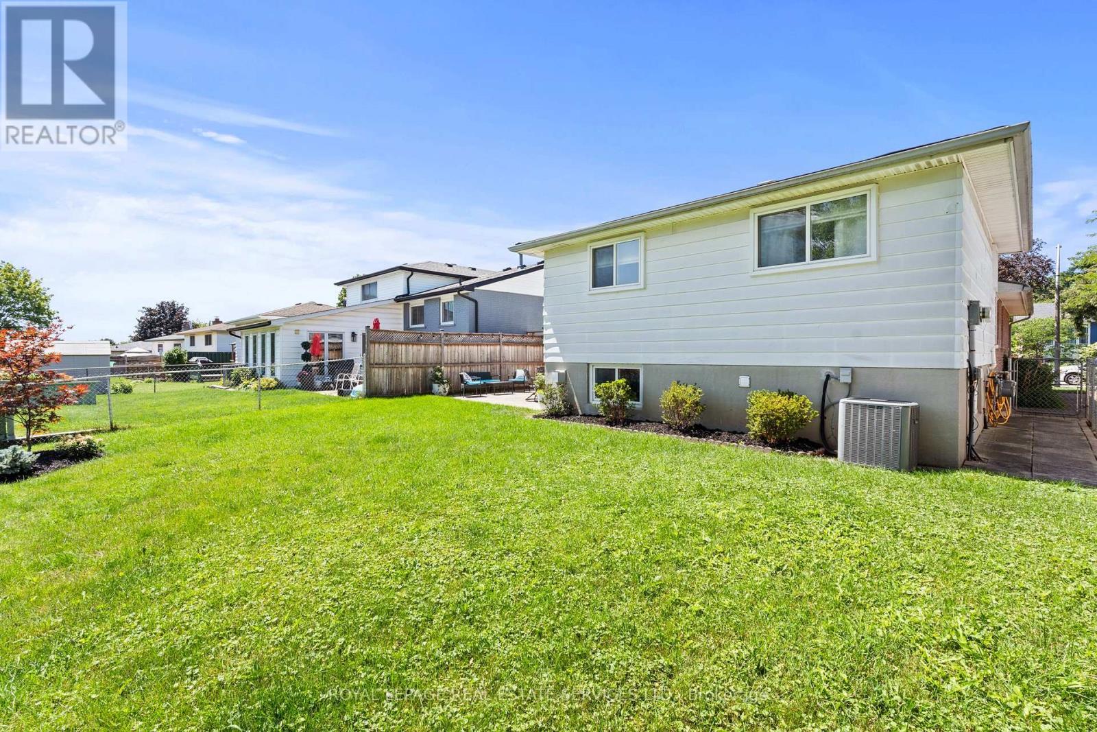 1348 Janina Boulevard, Burlington, ON - Outdoor With Exterior