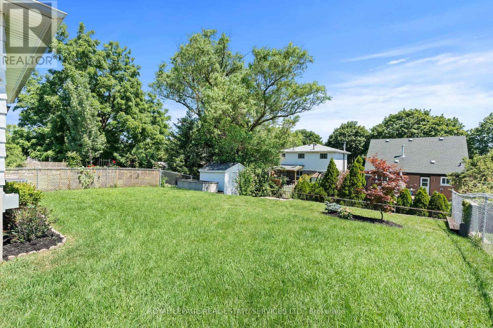 1348 Janina Boulevard, Burlington, ON - Outdoor