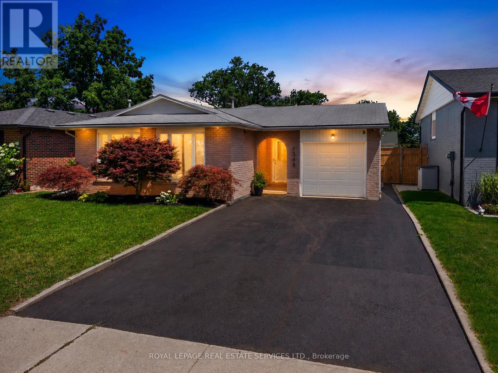 1348 Janina Boulevard, Burlington, ON - Outdoor