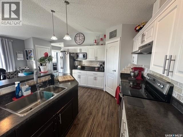 Verwood Acreage, Excel Rm No. 71, SK - Indoor Photo Showing Kitchen With Double Sink