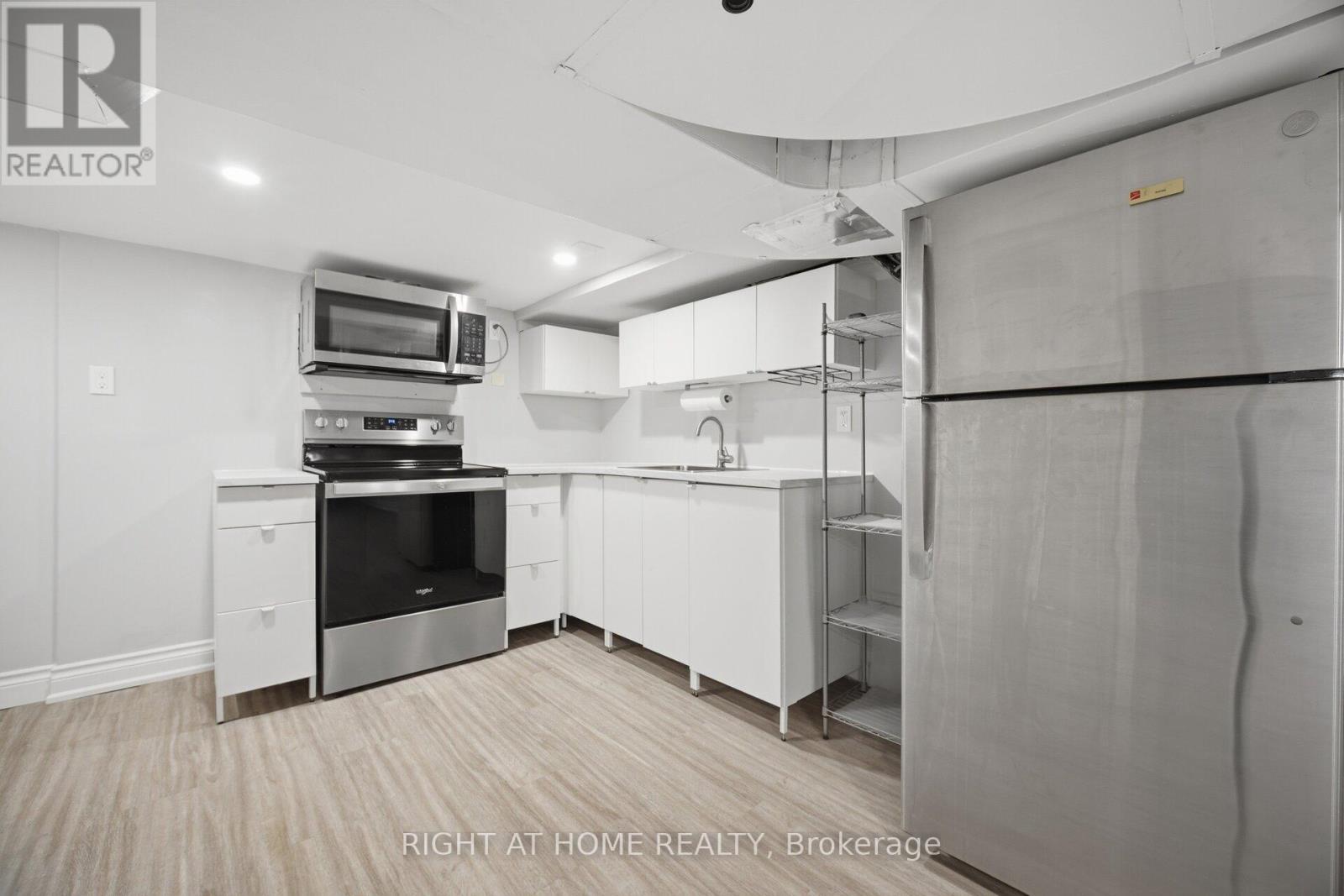 20 Rockwell Avenue, Toronto, ON - Indoor Photo Showing Kitchen