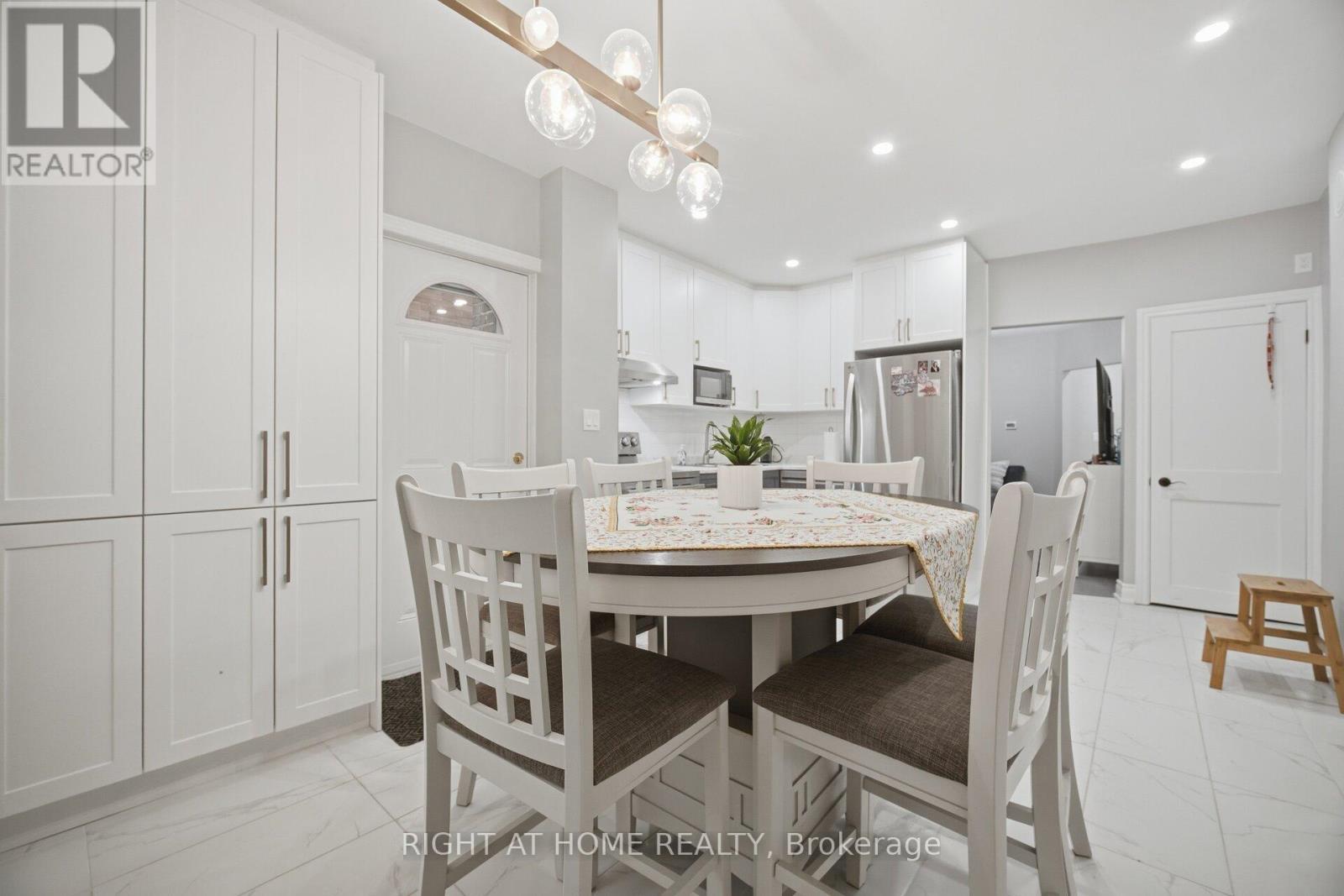 20 Rockwell Avenue, Toronto, ON - Indoor Photo Showing Dining Room