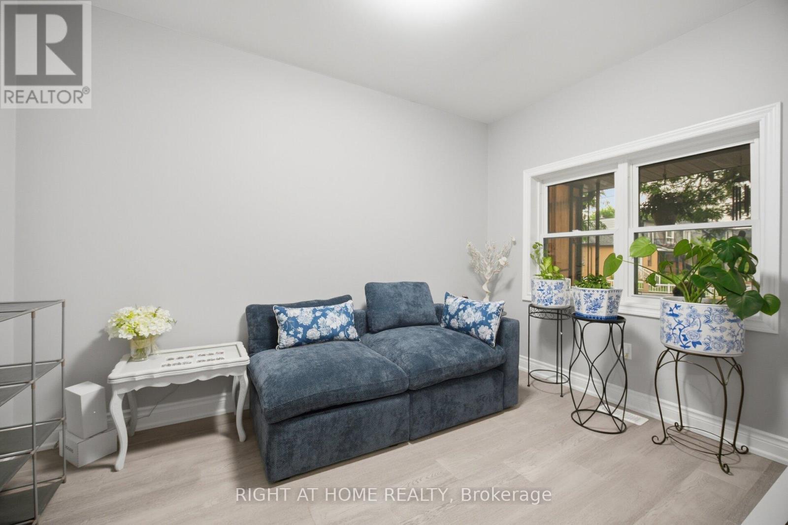 20 Rockwell Avenue, Toronto, ON - Indoor