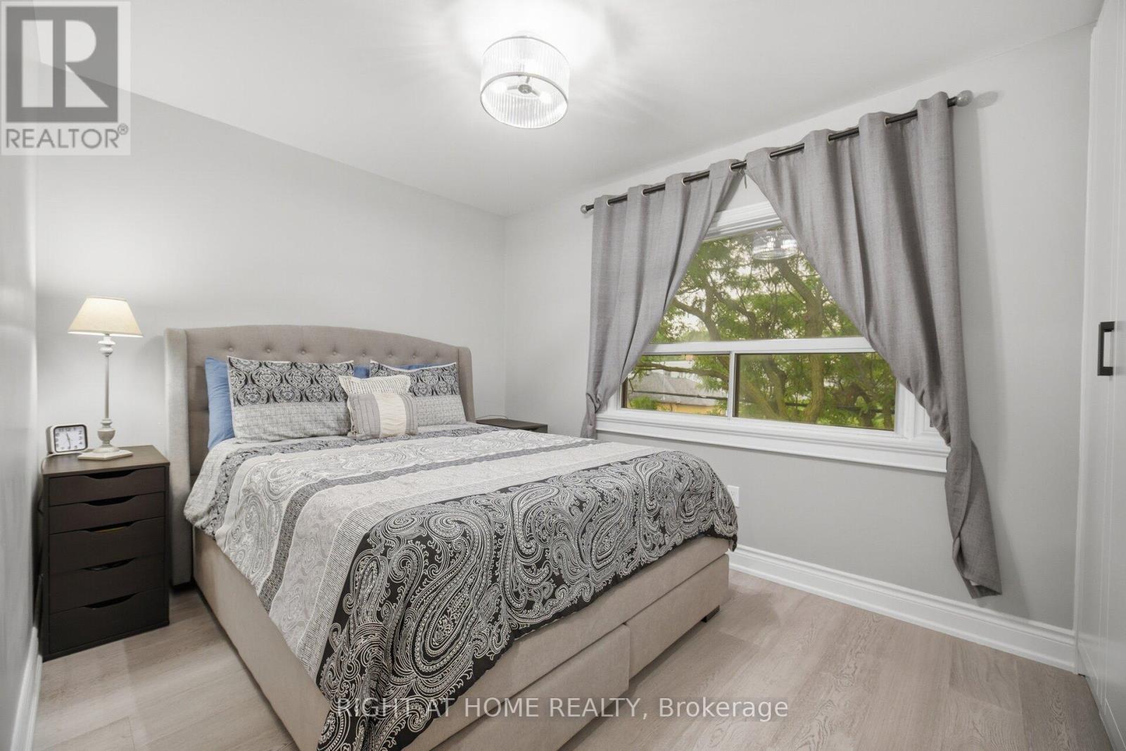 20 Rockwell Avenue, Toronto, ON - Indoor Photo Showing Bedroom