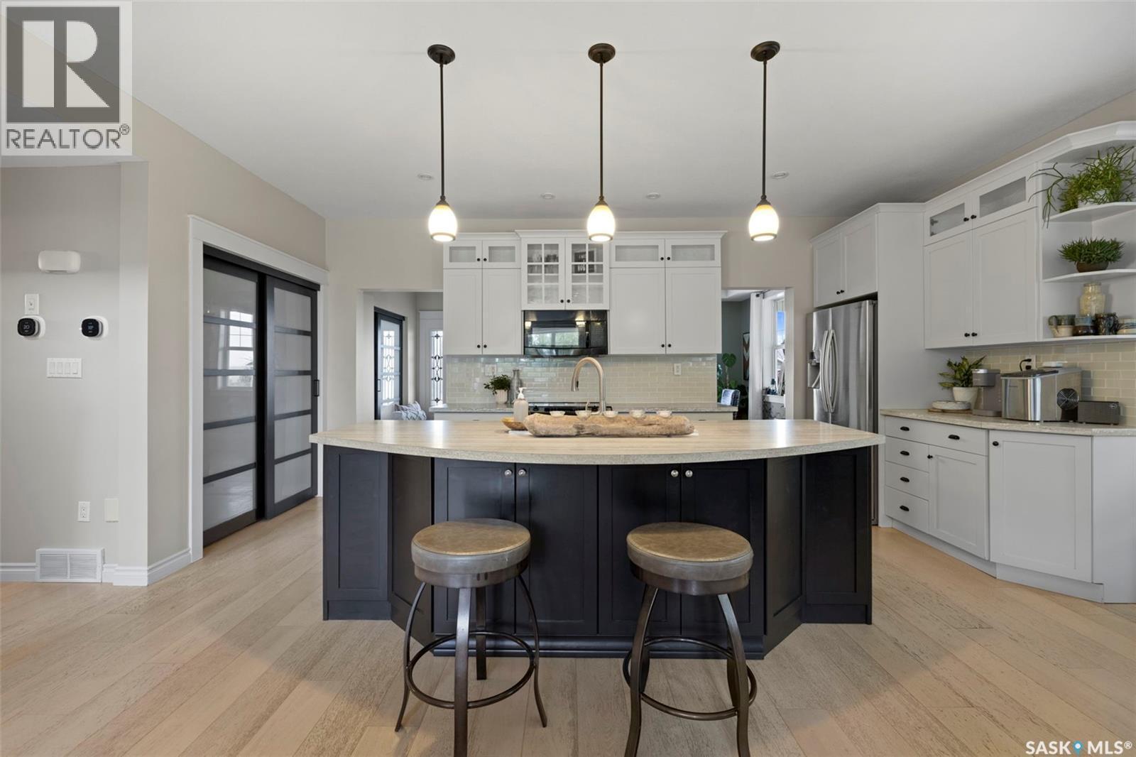 68 Deercrest Run, Lumsden Rm No. 189, SK - Indoor Photo Showing Kitchen With Upgraded Kitchen