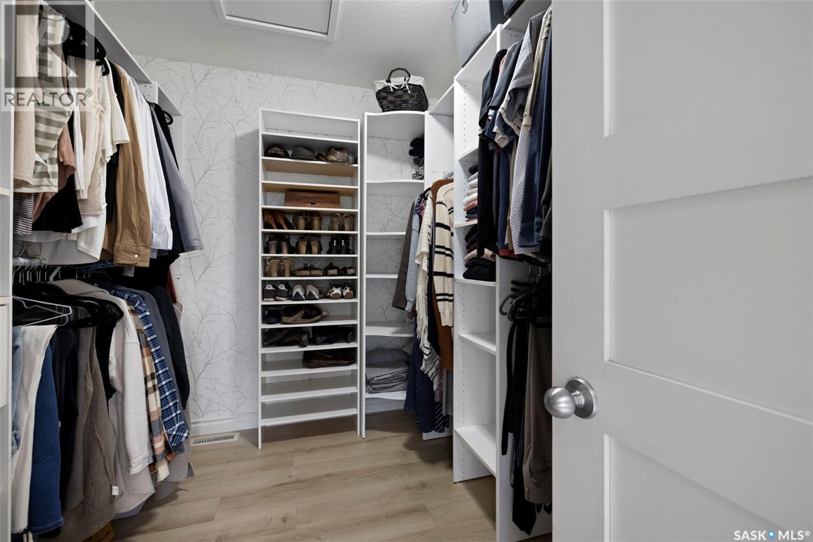 68 Deercrest Run, Lumsden Rm No. 189, SK - Indoor With Storage