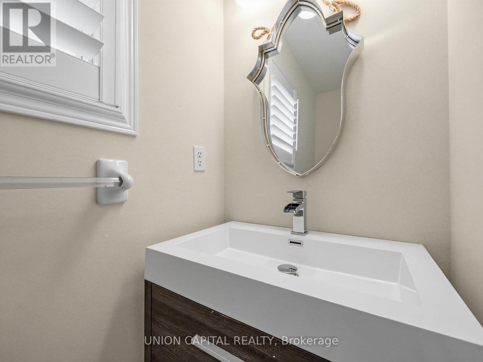 3186 Cabano Crescent, Mississauga, ON - Indoor Photo Showing Bathroom