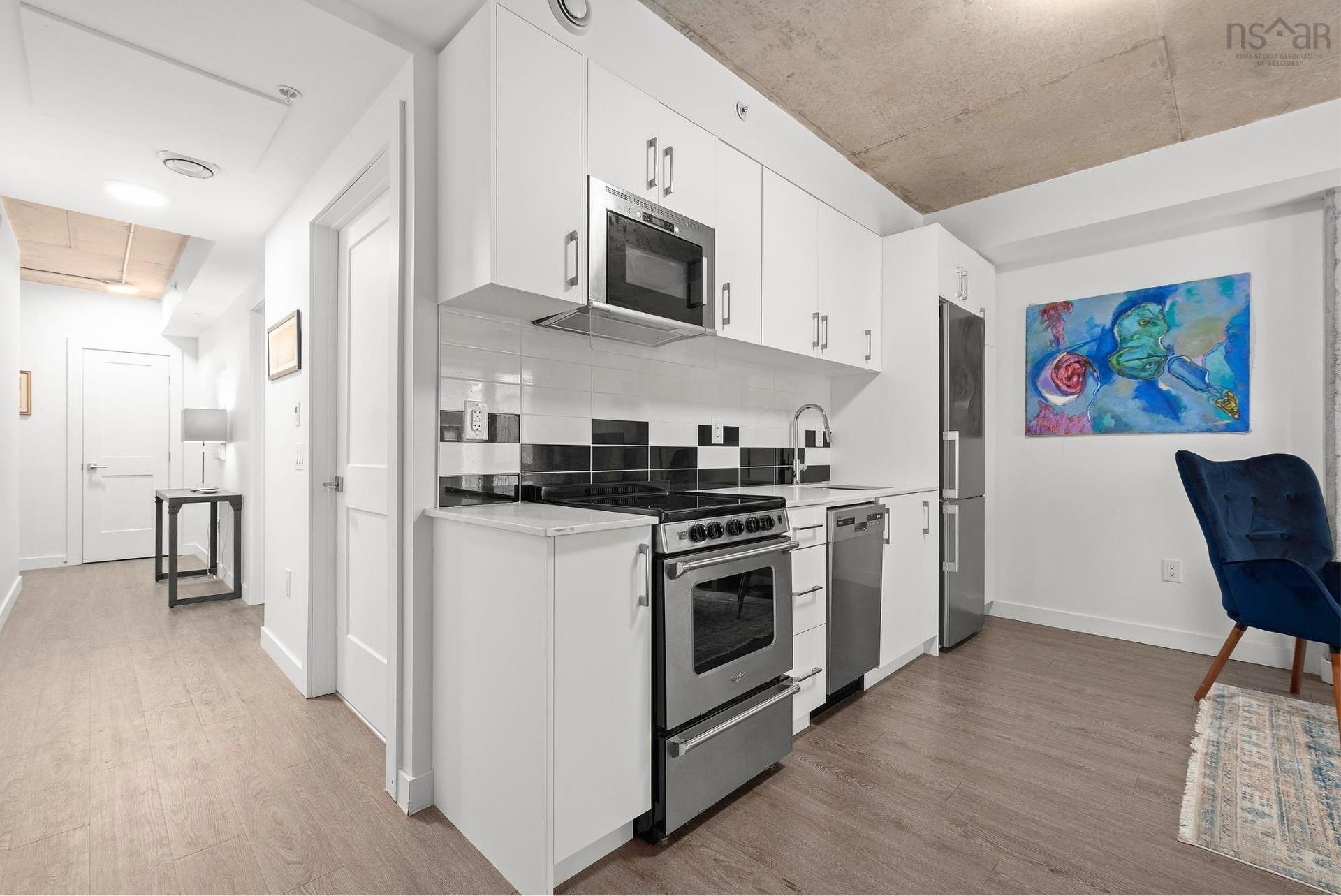 208 5684 West Street, Halifax, NS - Indoor Photo Showing Kitchen