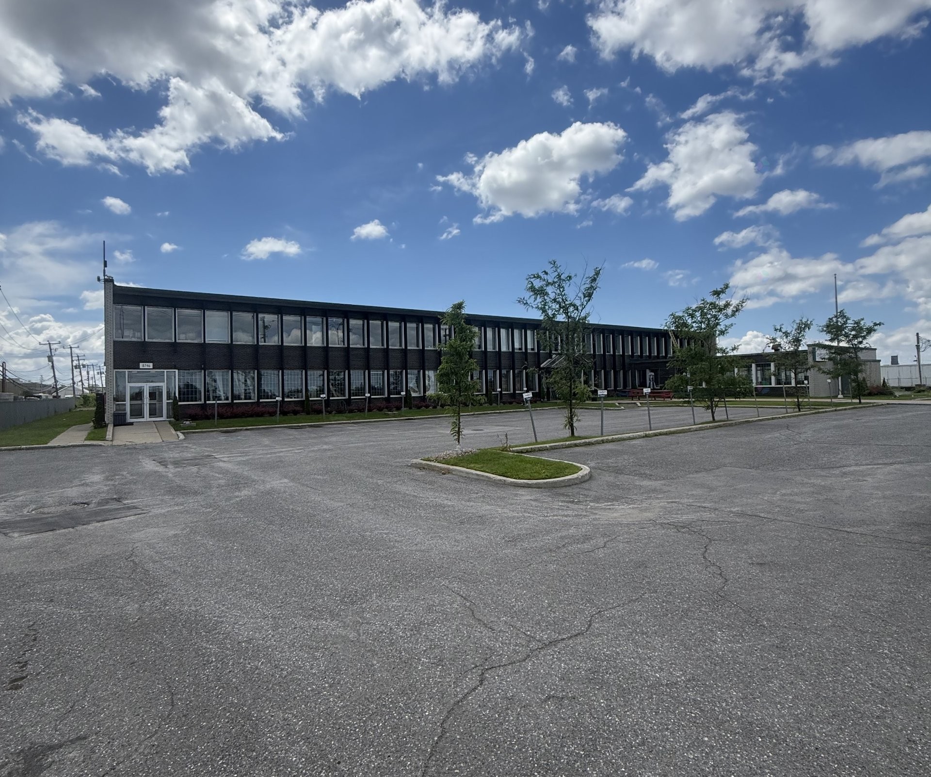 Front of Structure - 8750 Ch. De La Côte-De-Liesse, Montréal (Saint-Laurent), QC - Outdoor