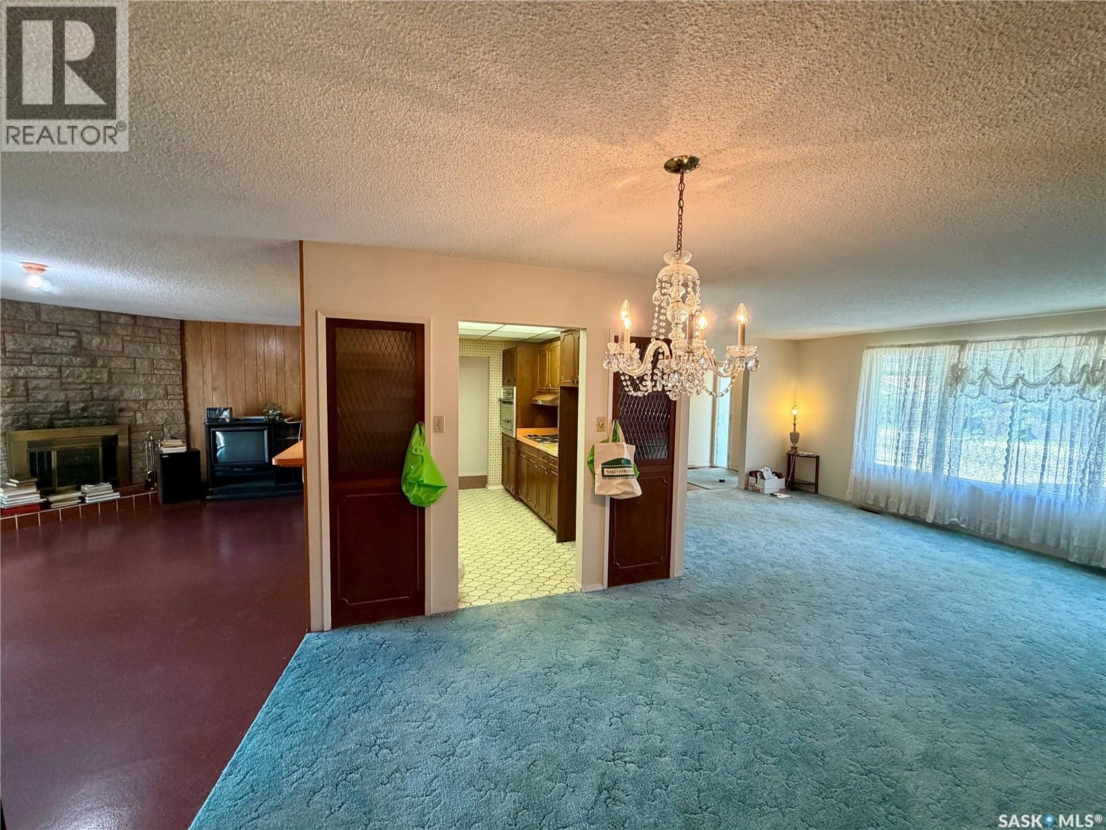 1247 Gordon Road, Moose Jaw, SK - Indoor Photo Showing Other Room