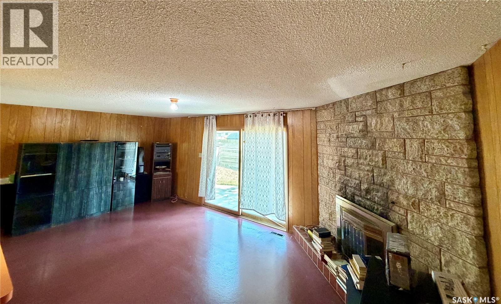 1247 Gordon Road, Moose Jaw, SK - Indoor With Fireplace
