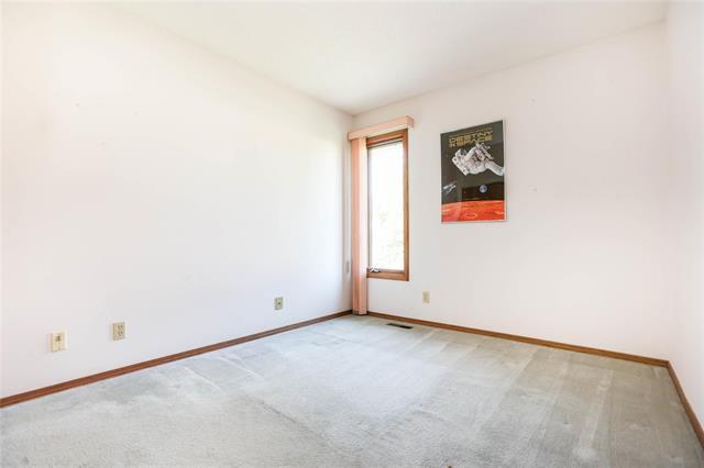 43 Calder Bay, Winnipeg, MB - Indoor Photo Showing Other Room