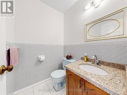 138 Strawberry Drive, Hamilton, ON - Indoor Photo Showing Bathroom