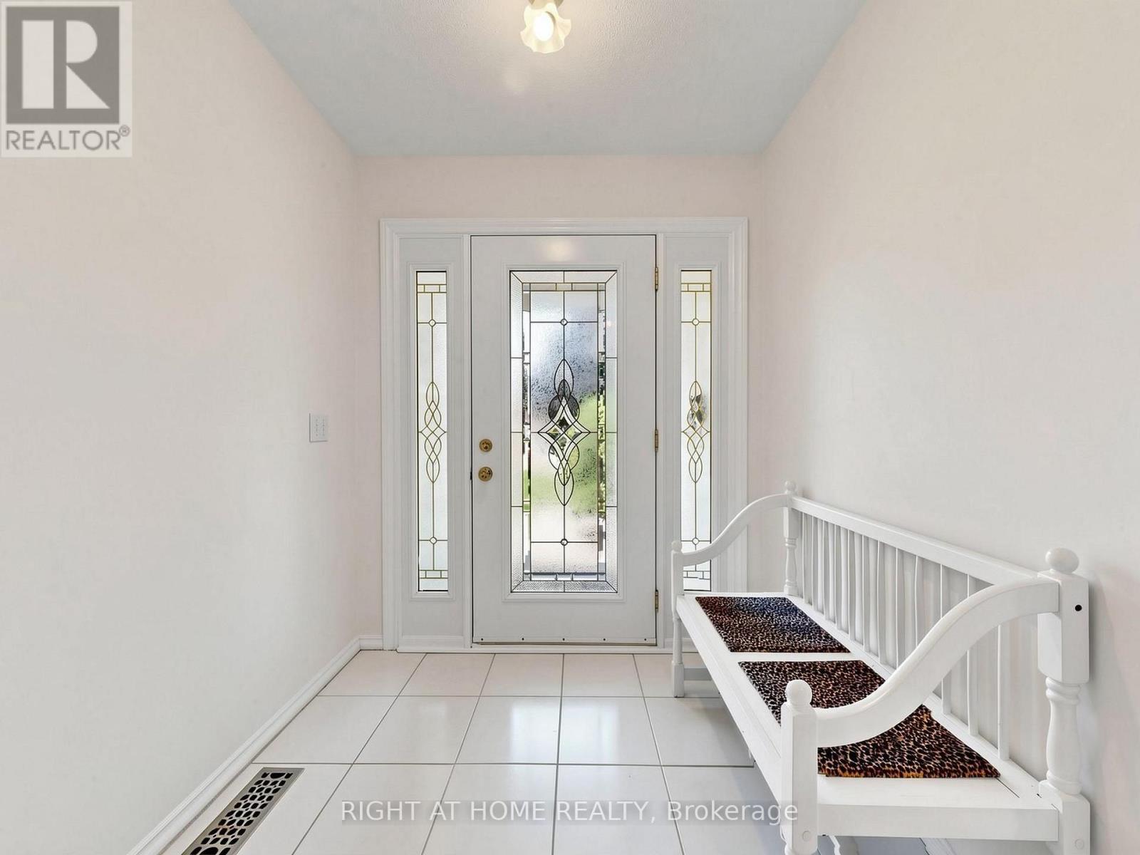 138 Strawberry Drive, Hamilton, ON - Indoor Photo Showing Other Room