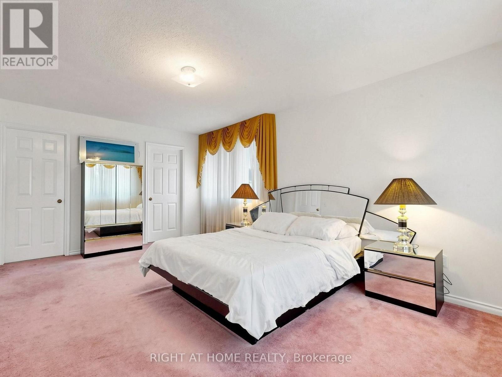 138 Strawberry Drive, Hamilton, ON - Indoor Photo Showing Bedroom