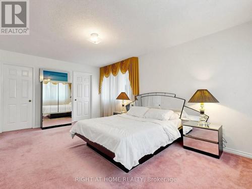138 Strawberry Drive, Hamilton, ON - Indoor Photo Showing Bedroom