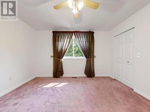 138 Strawberry Drive, Hamilton, ON - Indoor Photo Showing Other Room