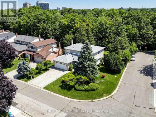 138 Strawberry Drive, Hamilton, ON - Outdoor