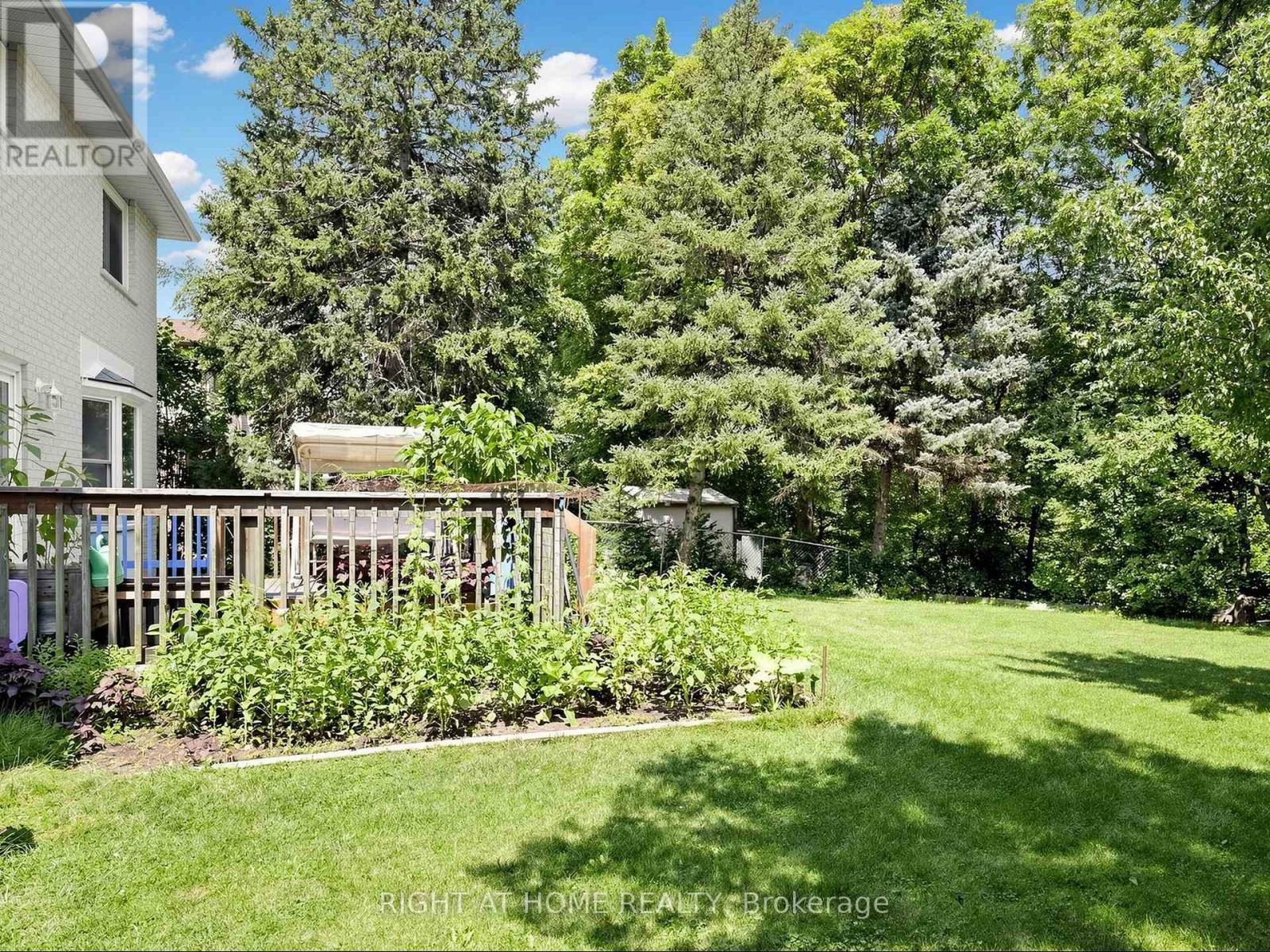 138 Strawberry Drive, Hamilton, ON - Outdoor