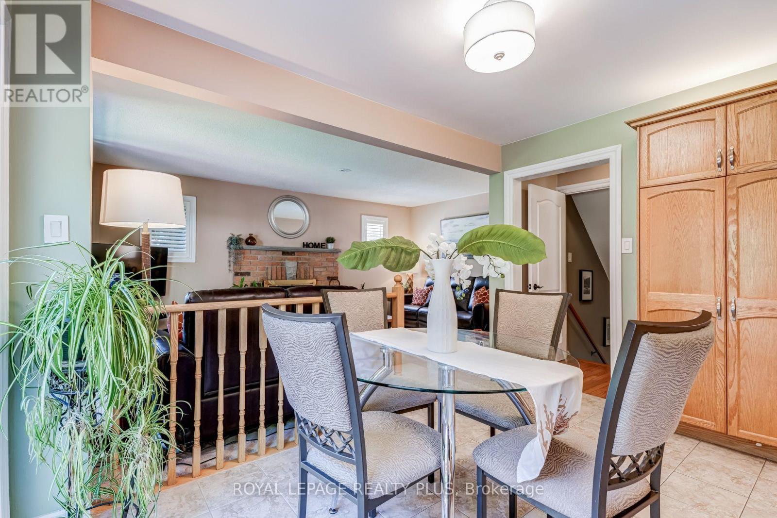 1459 Ravensmoor Crescent, Mississauga, ON - Indoor Photo Showing Dining Room