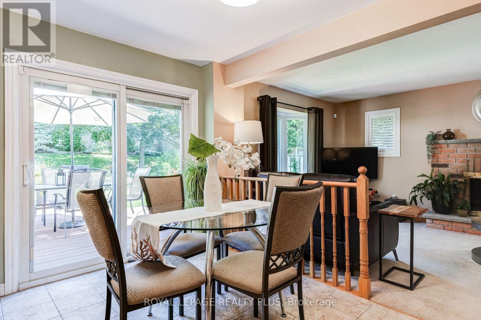 1459 Ravensmoor Crescent, Mississauga, ON - Indoor Photo Showing Dining Room