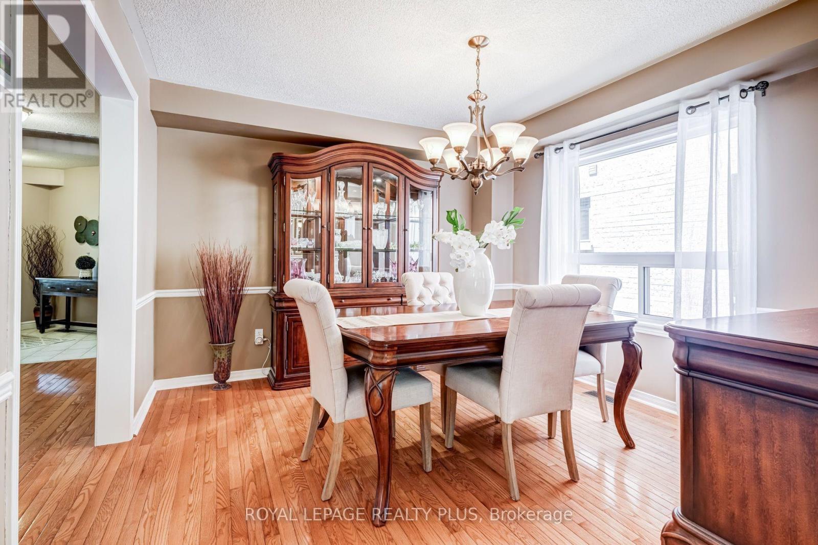 1459 Ravensmoor Crescent, Mississauga, ON - Indoor Photo Showing Dining Room
