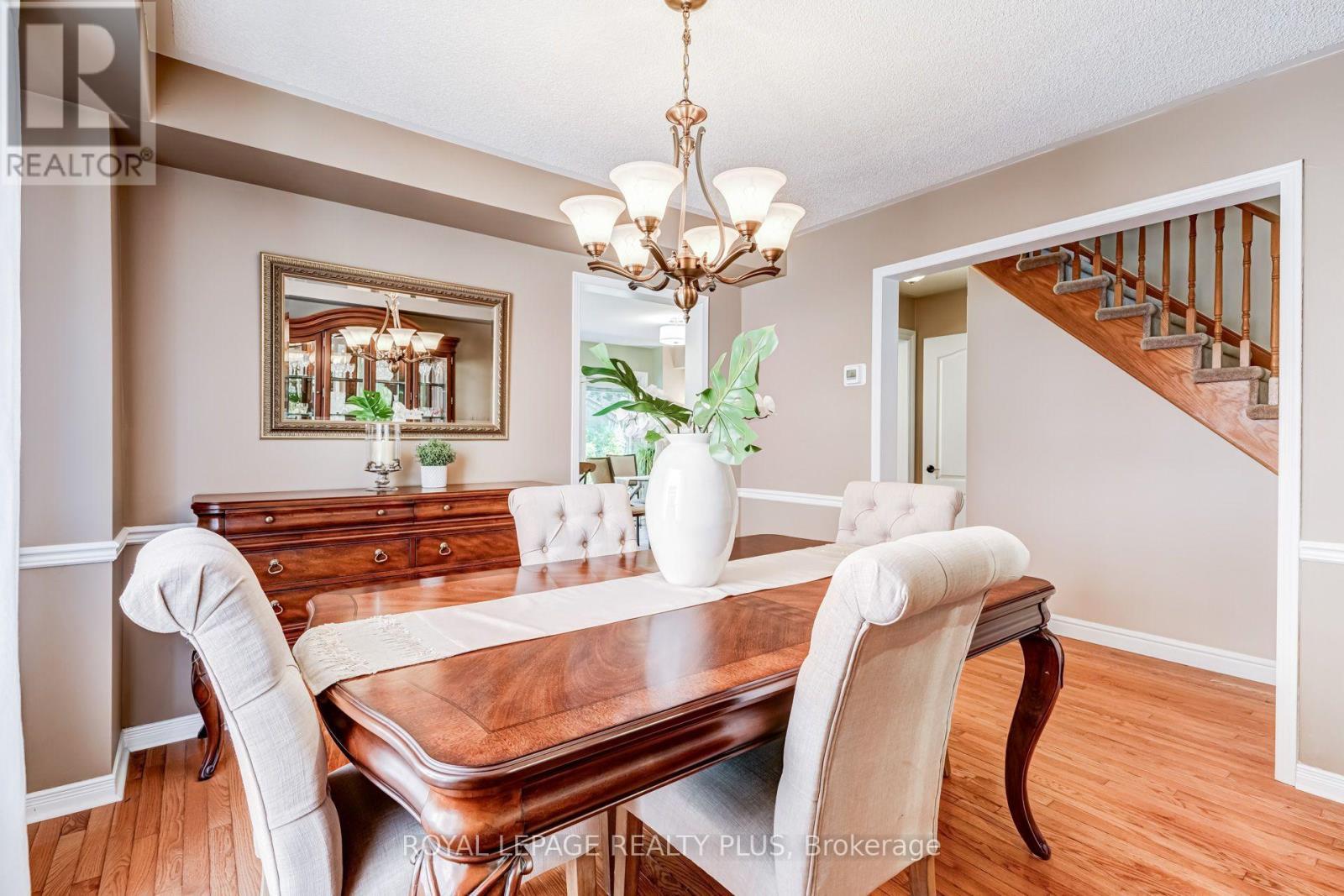 1459 Ravensmoor Crescent, Mississauga, ON - Indoor Photo Showing Dining Room