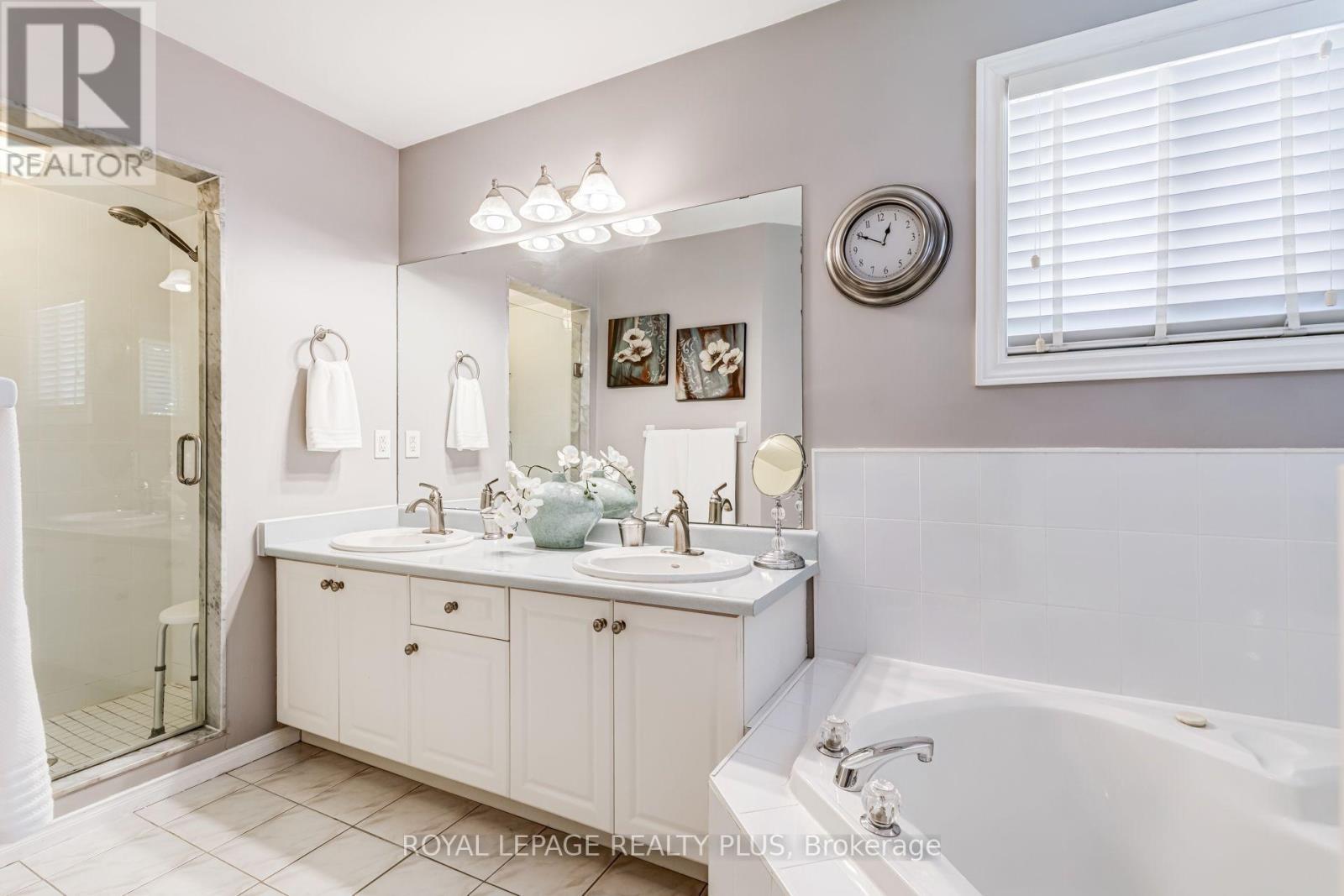 1459 Ravensmoor Crescent, Mississauga, ON - Indoor Photo Showing Bathroom