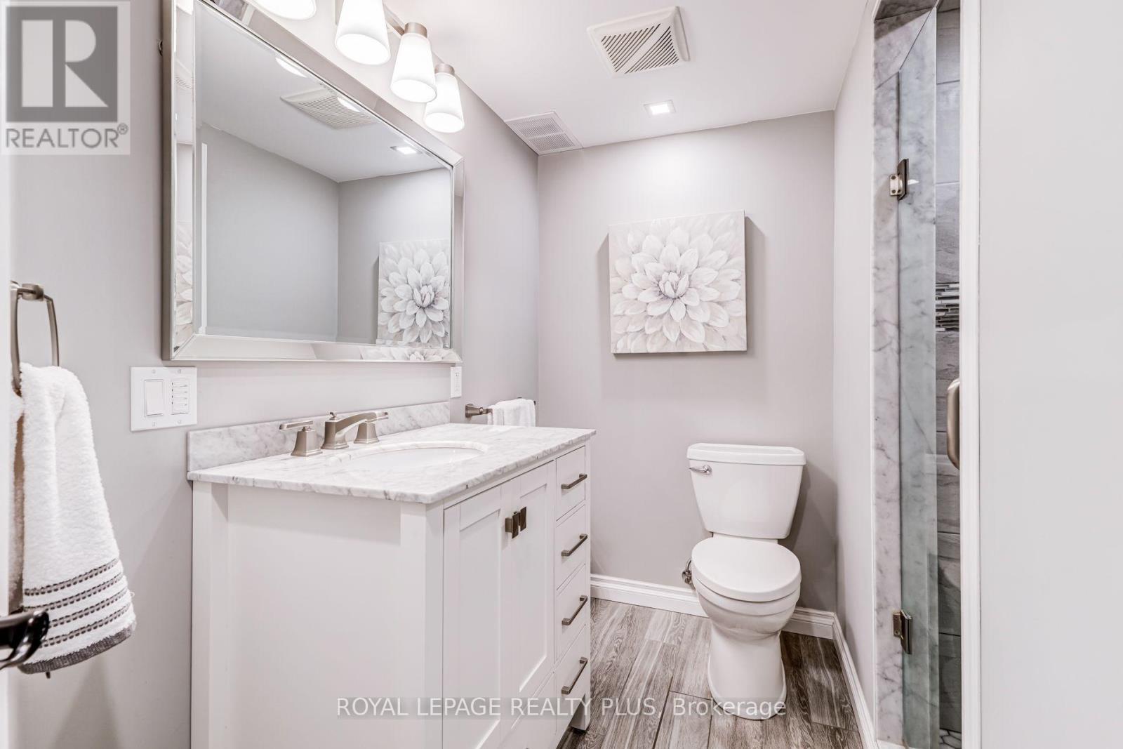 1459 Ravensmoor Crescent, Mississauga, ON - Indoor Photo Showing Bathroom
