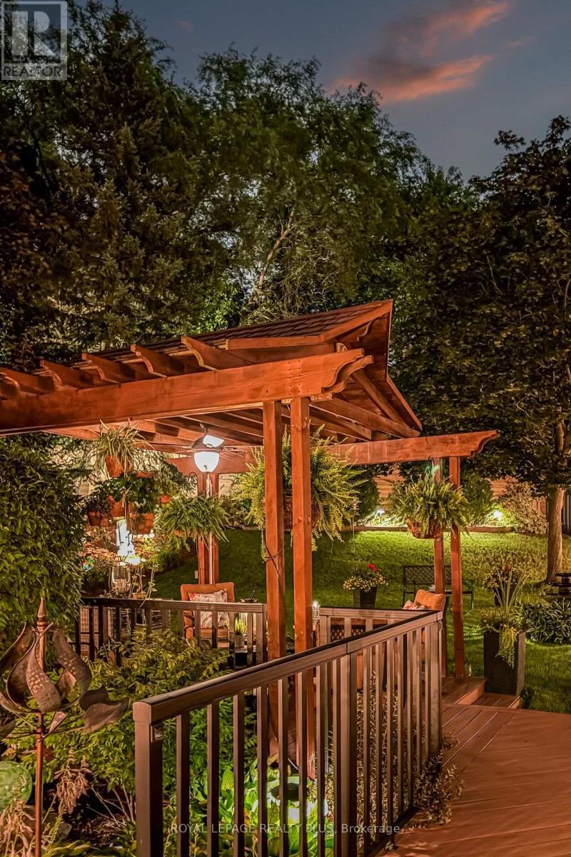 1459 Ravensmoor Crescent, Mississauga, ON - Outdoor With Deck Patio Veranda