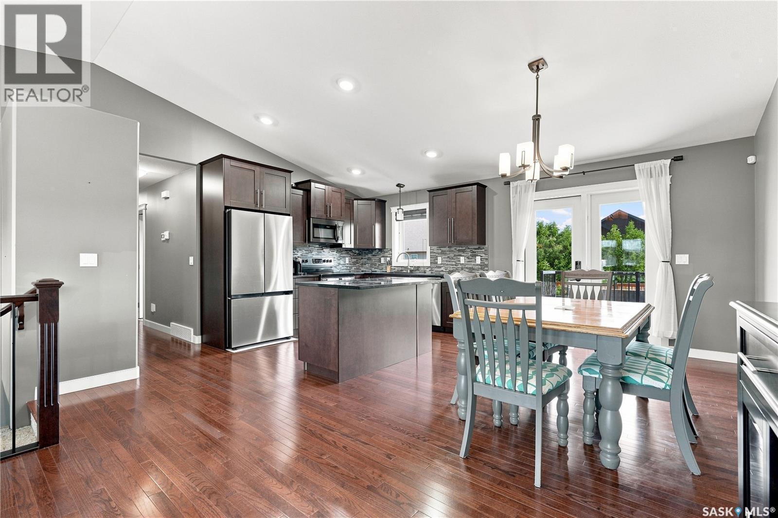 635 Redwood Crescent, Warman, SK - Indoor