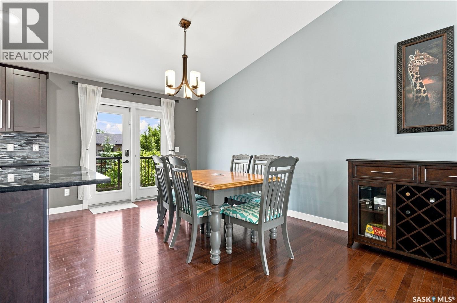 635 Redwood Crescent, Warman, SK - Indoor Photo Showing Dining Room