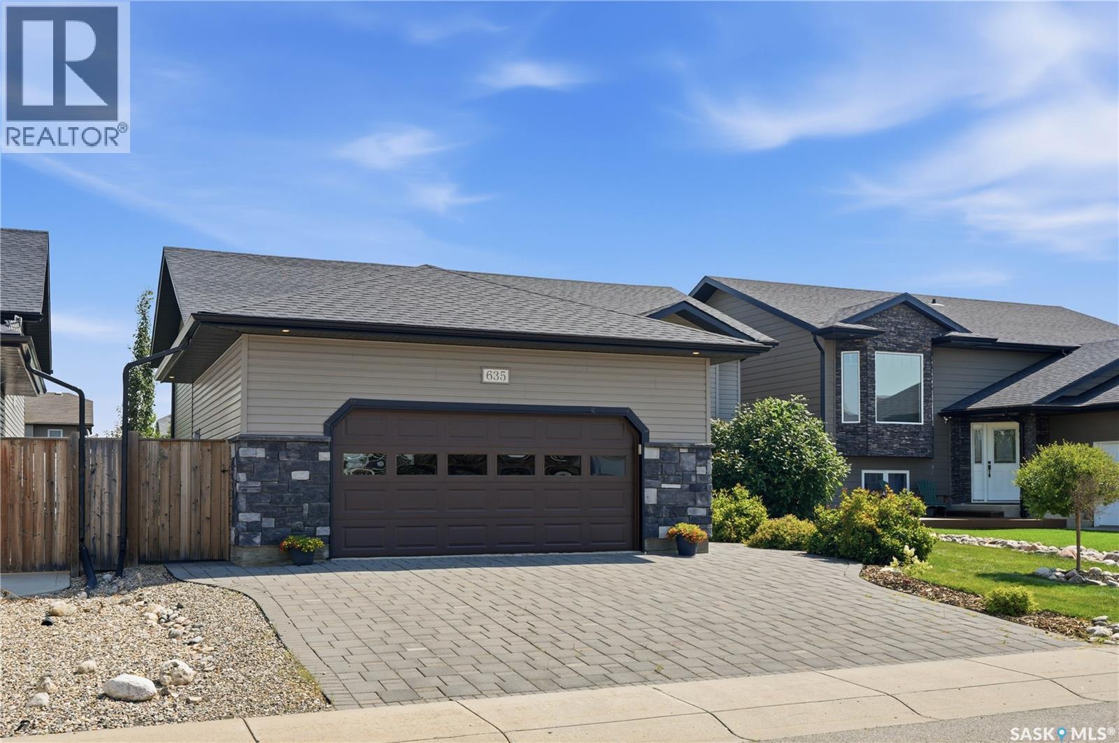 635 Redwood Crescent, Warman, SK - Outdoor