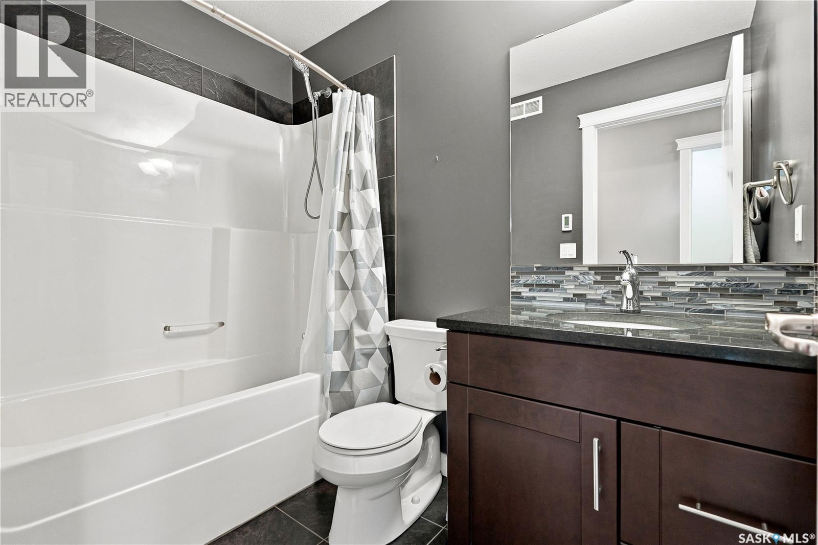 635 Redwood Crescent, Warman, SK - Indoor Photo Showing Bathroom